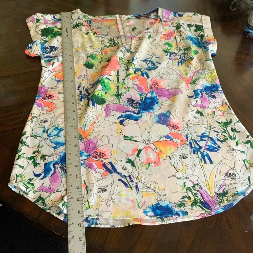 Express Colorful Floral Women's Blouse - Picture 10 of 11